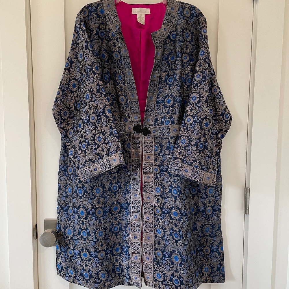 Soft Surroundings Chinoiserie Style Topper, 2X in a navy blue and pink damask